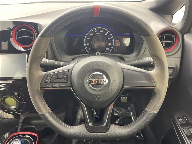 ノート ｅ－パワーニスモ　純正ナビ　全方位　液晶ミラー　フルセグ　ＥＴＣ　レーンキープアシスト　衝突軽減ブレーキ　ステアリング　スイッチ　Ｂｌｕｅｔｏｏｔｈ　ドライブレコーダー　純正１６インチホイール　フォグライト（11枚目）