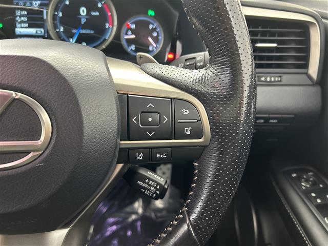 ＲＸ ＲＸ２００ｔ　Ｆスポーツ　三眼　サンルーフ　リア席電動格納　ＨＵＤ　３６０°　電動リアゲート　ステアリングヒーター　全席シートヒーター　ベンチレーション　ドライブレコーダー　ブルーレイ　黒革　純正フロアマット　１００Ｖ電源（12枚目）