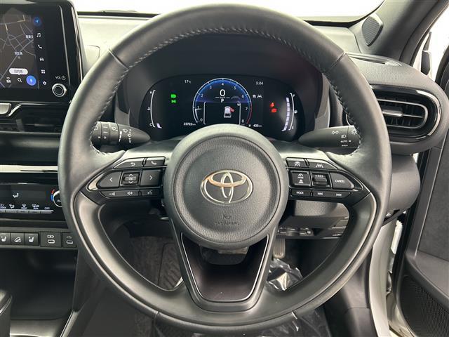 ヤリスクロス Ｚ　禁煙　純正８型ＤＡ　温シート　３６０°　ＢＳＭ　ＥＴＣ　コネクトナビ　ドライブレコーダー　パワーシート　ダウンヒルアシストコントロール　　パワーバックドア　レーダークルーズコントロール　コーナーセンサ（11枚目）