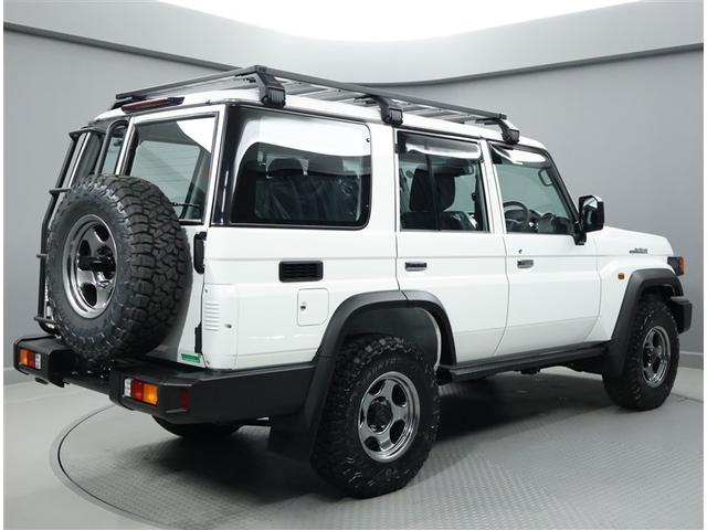 ランドクルーザー７０ ＡＸ　フルセグテレビ　ＴＶ・ナビ　Ｂモニター　セキュリティ　助手席エアバック　横滑り防止機能　アルミホイール　ＤＶＤ再生　オートクルーズコントロール　キーレスエントリー　ＬＥＤヘッドランプ　ＥＴＣ　記録簿（4枚目）