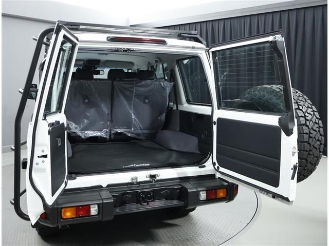 ランドクルーザー７０ ＡＸ　フルセグテレビ　ＴＶ・ナビ　Ｂモニター　セキュリティ　助手席エアバック　横滑り防止機能　アルミホイール　ＤＶＤ再生　オートクルーズコントロール　キーレスエントリー　ＬＥＤヘッドランプ　ＥＴＣ　記録簿（20枚目）