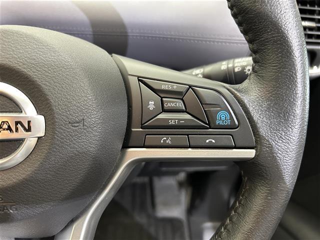 セレナ ｅ－パワー　ハイウェイスターＶ　プロパイロット　純正１０インチナビゲーション　Ｂｌｕｅｔｏｏｔｈ／フルセグテレビ／ＤＶＤ　フリップダウンモニター　アラウンドビューモニター　両側パワースライドドア　ＬＥＤヘッドライト　ドラレコ（8枚目）