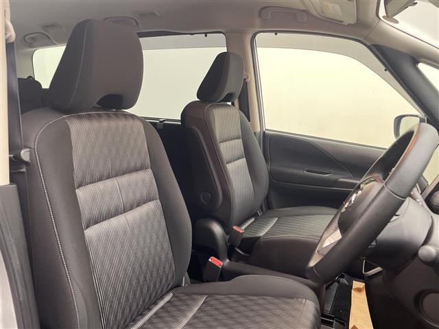 セレナ ハイウェイスターV 純正10インチナビ/Bluetooth/フルセグ/USB/バックカメラ/プロパイロット/フリップダウンモニター/両側電動スライドドア/衝突被害軽減ブレーキ/レーンキープアシスト/前後コーナーセンサー(9枚目)