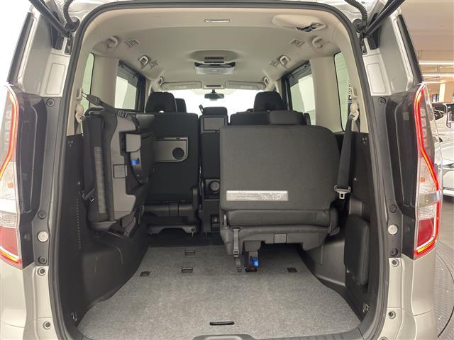 セレナ ハイウェイスターV 純正10インチナビ/Bluetooth/フルセグ/USB/バックカメラ/プロパイロット/フリップダウンモニター/両側電動スライドドア/衝突被害軽減ブレーキ/レーンキープアシスト/前後コーナーセンサー(23枚目)