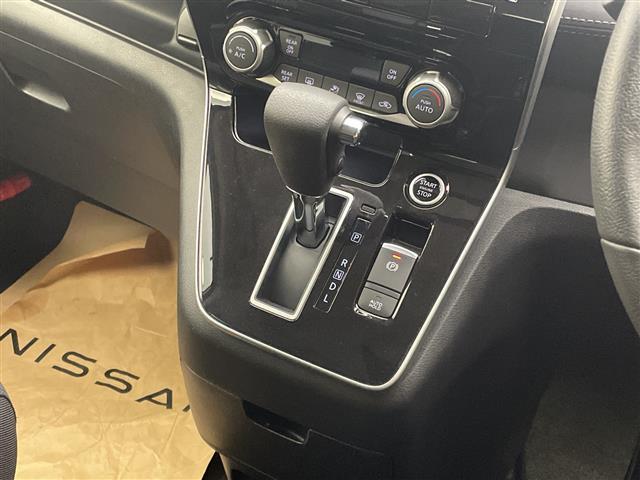 セレナ ハイウェイスターV 純正10インチナビ/Bluetooth/フルセグ/USB/バックカメラ/プロパイロット/フリップダウンモニター/両側電動スライドドア/衝突被害軽減ブレーキ/レーンキープアシスト/前後コーナーセンサー(34枚目)