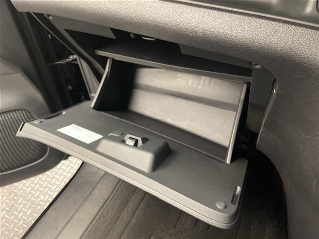 セレナ X Vセレクション 純正ナビ/Bluetooth/フルセグ/プロパイロット/フリップダウンモニター/両側電動スライドドア/全周囲カメラ/衝突被害軽減ブレーキ/レーンキープアシスト/前後コーナーセンサー/LEDヘッドライト(33枚目)
