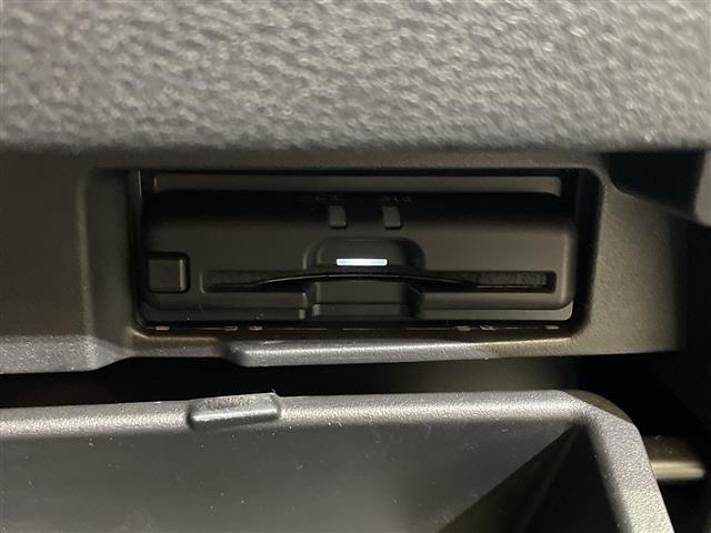 セレナ e-パワー ハイウェイスターV 10型ナビ/フルセグ/Bluetooth/USB/全方位カメラ/後席モニター/衝突軽減ブレーキ/ETC/前方ドライブレコーダー/両側パワースライドドア/前後コーナーセンサー/レーンキープアシスト(5枚目)