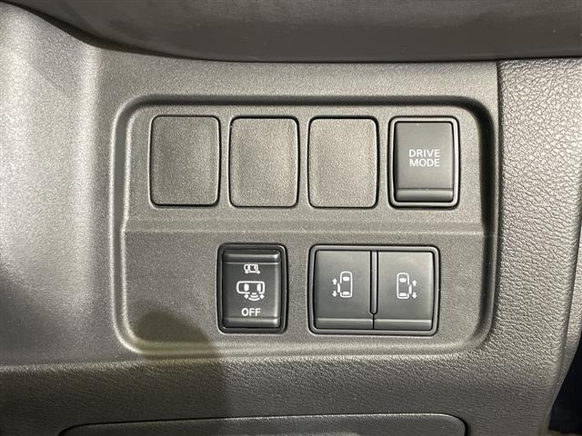 セレナ e-パワー ハイウェイスターV 10型ナビ/フルセグ/Bluetooth/USB/全方位カメラ/後席モニター/衝突軽減ブレーキ/ETC/前方ドライブレコーダー/両側パワースライドドア/前後コーナーセンサー/レーンキープアシスト(6枚目)