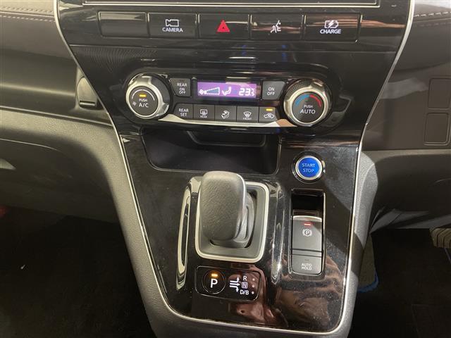セレナ e-パワー ハイウェイスターV 10型ナビ/フルセグ/Bluetooth/USB/全方位カメラ/後席モニター/衝突軽減ブレーキ/ETC/前方ドライブレコーダー/両側パワースライドドア/前後コーナーセンサー/レーンキープアシスト(8枚目)