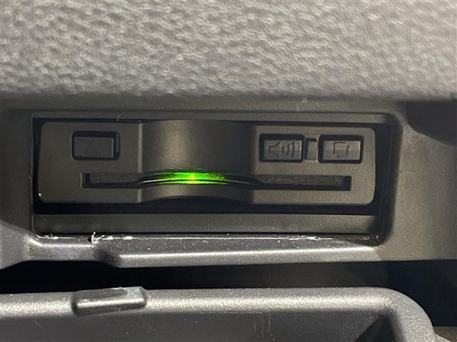 セレナ ハイウェイスター VセレクションII 8型ナビ/フルセグ/Bluetooth/USB/全方位カメラ/ALPINE後席モニター/衝突軽減ブレーキ/クルーズコントロール/ETC/前方ドライブレコーダー/両側パワースライドドア(5枚目)