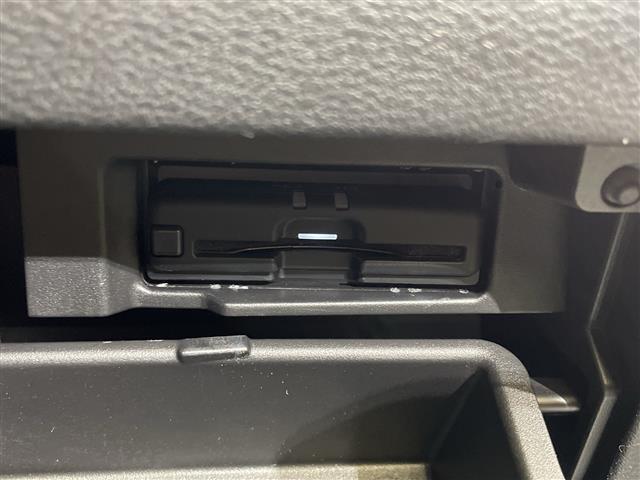 セレナ e-パワー ハイウェイスターV 10型ナビ/フルセグ/Bluetooth/USB/全方位カメラ/後席モニター/衝突軽減ブレーキ/レーダークルーズコントロール/ETC/前方ドライブレコーダー/両側パワースライドドア(5枚目)