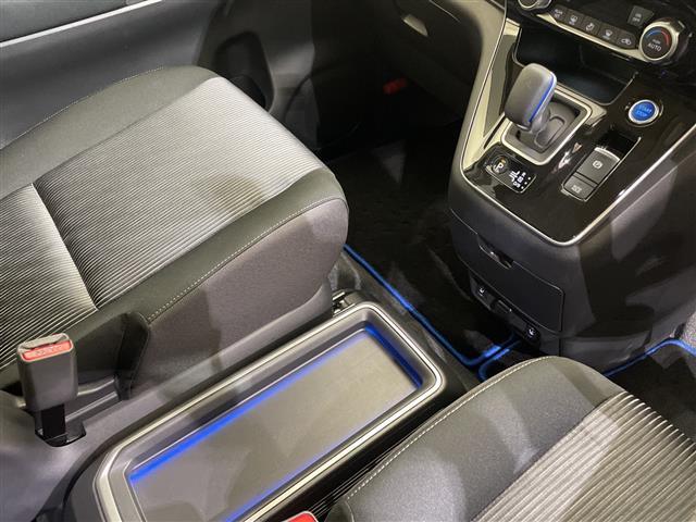 セレナ e-パワー ハイウェイスターV 10型ナビ/フルセグ/Bluetooth/USB/全方位カメラ/後席モニター/衝突軽減ブレーキ/レーダークルーズコントロール/ETC/前方ドライブレコーダー/両側パワースライドドア(31枚目)