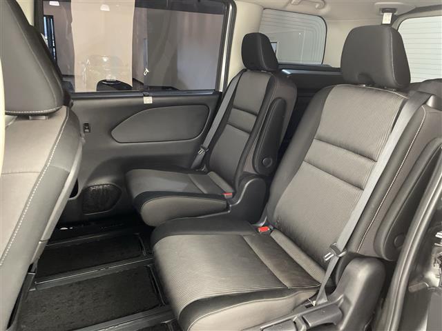 セレナ e-パワー ハイウェイスターV 10型ナビ/フルセグ/Bluetooth/USB/全方位カメラ/後席モニター/衝突軽減ブレーキ/レーダークルーズコントロール/パーキングアシスト/ETC/前方ドライブレコーダー/両側パワースライドドア(12枚目)