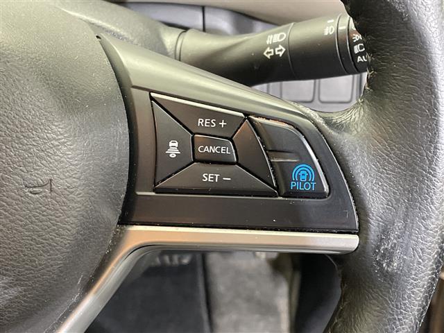 セレナ ハイウェイスター プロパイロットエディション 9型ナビ/フルセグ/Bluetooth/USB/バックカメラ/後席モニター/衝突軽減ブレーキ/レーダークルーズコントロール/ETC/ドライブレコーダー/両側パワースライドドア/前後コーナーセンサー(8枚目)
