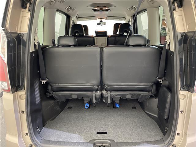 セレナ ハイウェイスター プロパイロットエディション 9型ナビ/フルセグ/Bluetooth/USB/バックカメラ/後席モニター/衝突軽減ブレーキ/レーダークルーズコントロール/ETC/ドライブレコーダー/両側パワースライドドア/前後コーナーセンサー(14枚目)