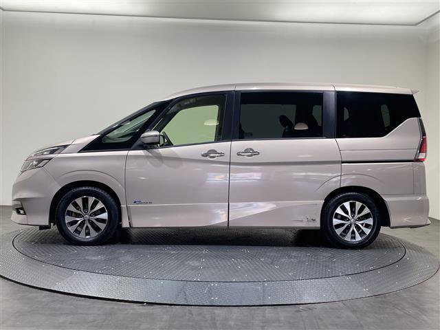 セレナ ハイウェイスター プロパイロットエディション 9型ナビ/フルセグ/Bluetooth/USB/バックカメラ/後席モニター/衝突軽減ブレーキ/レーダークルーズコントロール/ETC/ドライブレコーダー/両側パワースライドドア/前後コーナーセンサー(19枚目)