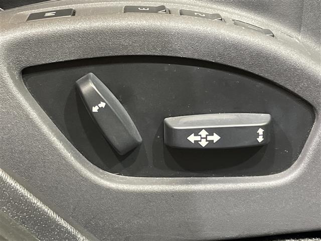 S60 ドライブe 純正ナビ/ワンセグ/Bluetooth/USB/ETC/クルーズコントロール/衝突被害軽減ブレーキ/DN席パワーシート/レザーシート/DN席シートヒーター/コーナーセンサー/LEDヘッドライト(6枚目)