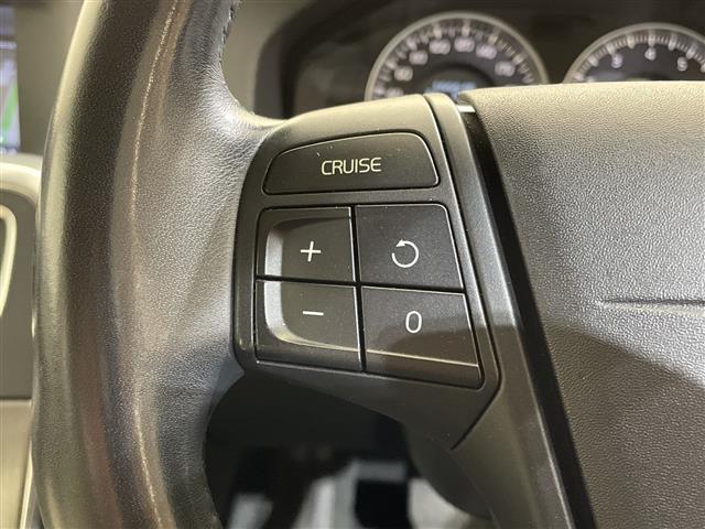 S60 ドライブe 純正ナビ/ワンセグ/Bluetooth/USB/ETC/クルーズコントロール/衝突被害軽減ブレーキ/DN席パワーシート/レザーシート/DN席シートヒーター/コーナーセンサー/LEDヘッドライト(9枚目)