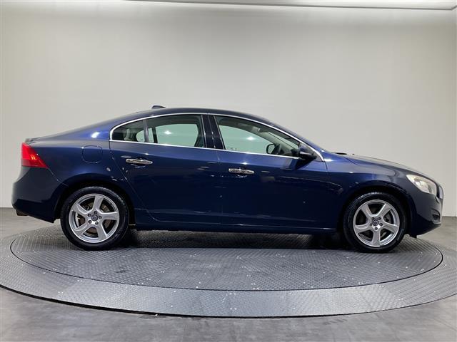 S60 ドライブe 純正ナビ/ワンセグ/Bluetooth/USB/ETC/クルーズコントロール/衝突被害軽減ブレーキ/DN席パワーシート/レザーシート/DN席シートヒーター/コーナーセンサー/LEDヘッドライト(17枚目)
