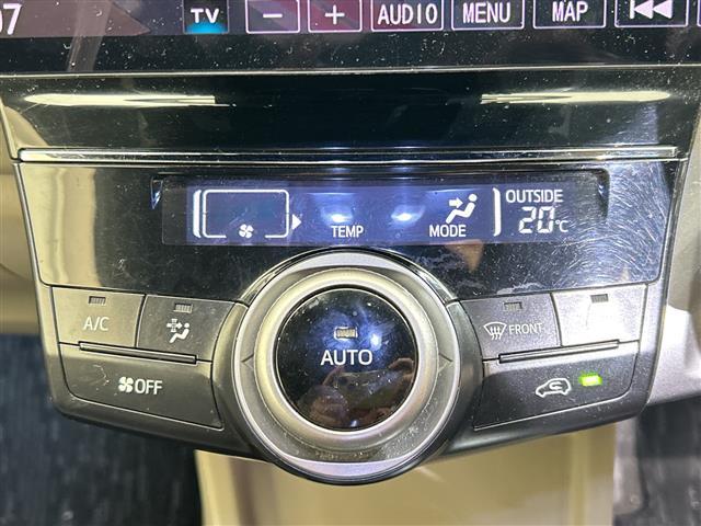 プリウスアルファ S 社外10型ナヒ゛社外後席モニター ETC 前ドライブレコーダー バックカメラ LEDヘッドライト 純正フロアマット 衝突軽減システム スマートキー 3列シート スペアーキー カーテンエアーバック(12枚目)