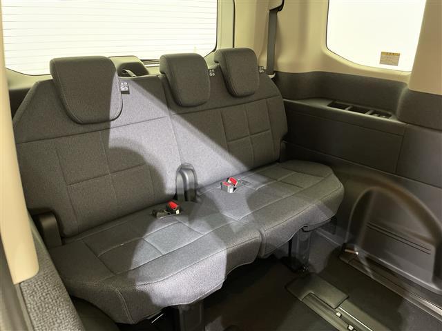 ステップワゴン e:HEVエアー EX 登録済未使用車 純正11.4型ナビ フルセグTV バックカメラ 衝突被害軽減ブレーキ レーンアシスト アダクティブクルーズコントロール 両側電動スライドドア 電動リアゲート DN席シートヒーター 禁煙(16枚目)