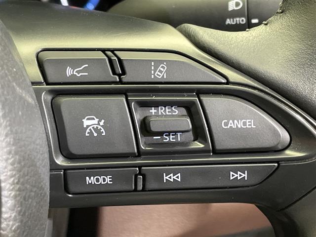 ヤリスクロス ハイブリッドＺ　モデリスタエアロ　純正８型ナビ　Ｂｌｕｅｔｏｏｔｈ　全周囲カメラ　衝突被害軽減ブレーキ　レーンアシスト　コーナーセンサー　ブラインドスポットモニター　オートマチックハイビーム　シートヒーター　禁煙車（6枚目）