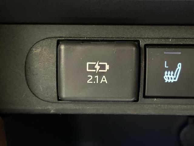 ヤリスクロス ハイブリッドＺ　モデリスタエアロ　純正８型ナビ　Ｂｌｕｅｔｏｏｔｈ　全周囲カメラ　衝突被害軽減ブレーキ　レーンアシスト　コーナーセンサー　ブラインドスポットモニター　オートマチックハイビーム　シートヒーター　禁煙車（8枚目）