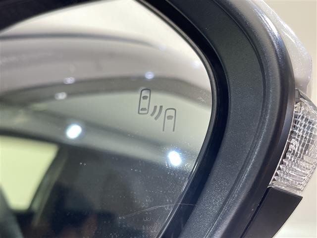 ヤリスクロス ハイブリッドＺ　モデリスタエアロ　純正８型ナビ　Ｂｌｕｅｔｏｏｔｈ　全周囲カメラ　衝突被害軽減ブレーキ　レーンアシスト　コーナーセンサー　ブラインドスポットモニター　オートマチックハイビーム　シートヒーター　禁煙車（9枚目）