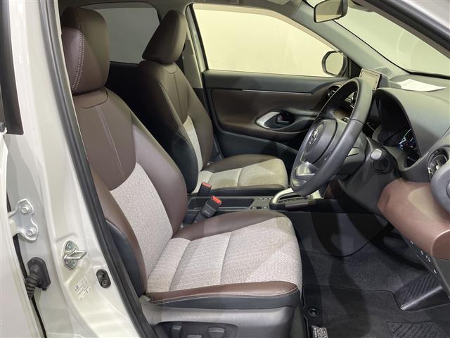 ヤリスクロス ハイブリッドＺ　モデリスタエアロ　純正８型ナビ　Ｂｌｕｅｔｏｏｔｈ　全周囲カメラ　衝突被害軽減ブレーキ　レーンアシスト　コーナーセンサー　ブラインドスポットモニター　オートマチックハイビーム　シートヒーター　禁煙車（14枚目）