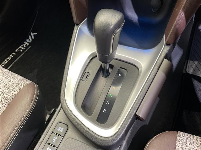 ヤリスクロス ハイブリッドＺ　モデリスタエアロ　純正８型ナビ　Ｂｌｕｅｔｏｏｔｈ　全周囲カメラ　衝突被害軽減ブレーキ　レーンアシスト　コーナーセンサー　ブラインドスポットモニター　オートマチックハイビーム　シートヒーター　禁煙車（24枚目）