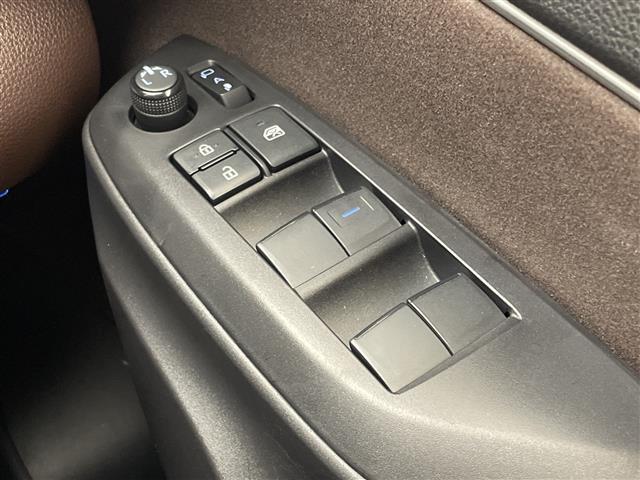 ヤリスクロス ハイブリッドＺ　モデリスタエアロ　純正８型ナビ　Ｂｌｕｅｔｏｏｔｈ　全周囲カメラ　衝突被害軽減ブレーキ　レーンアシスト　コーナーセンサー　ブラインドスポットモニター　オートマチックハイビーム　シートヒーター　禁煙車（31枚目）