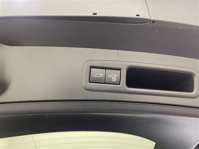 ＵＸ ＵＸ２００　Ｆスポーツエモーショナルエクスプローラ　ムーンルーフ　ルーフレール　１２．３インチディスプレイオーディオ　全周囲カメラ　フルセグＴＶ　ビルトインＥＴＣ　ブラインドスポットモニター　シートヒーター　エアシート　パワーシート　ＬＥＤライト　禁煙（8枚目）