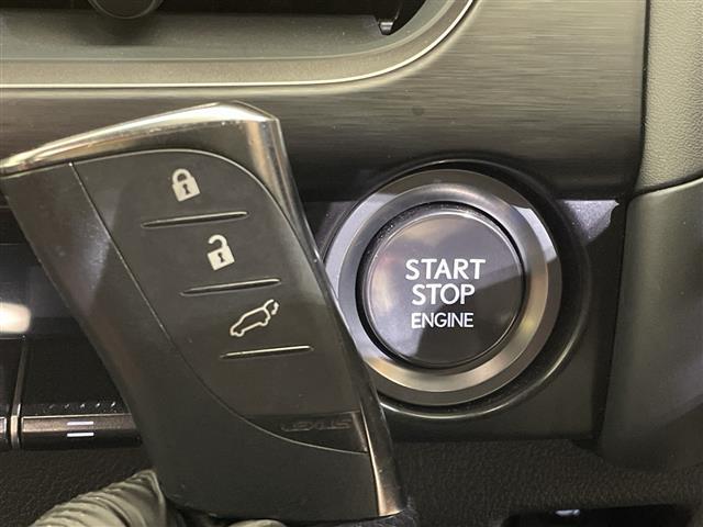 ＵＸ ＵＸ２００　Ｆスポーツエモーショナルエクスプローラ　ムーンルーフ　ルーフレール　１２．３インチディスプレイオーディオ　全周囲カメラ　フルセグＴＶ　ビルトインＥＴＣ　ブラインドスポットモニター　シートヒーター　エアシート　パワーシート　ＬＥＤライト　禁煙（9枚目）