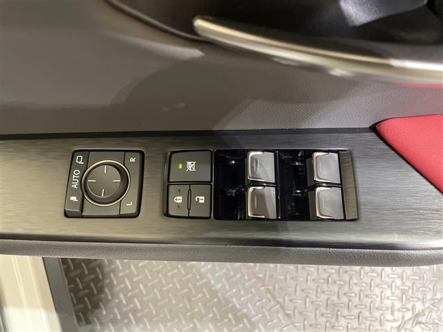 ＵＸ ＵＸ２００　Ｆスポーツエモーショナルエクスプローラ　ムーンルーフ　ルーフレール　１２．３インチディスプレイオーディオ　全周囲カメラ　フルセグＴＶ　ビルトインＥＴＣ　ブラインドスポットモニター　シートヒーター　エアシート　パワーシート　ＬＥＤライト　禁煙（10枚目）