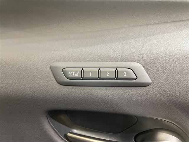 ＵＸ ＵＸ２００　Ｆスポーツエモーショナルエクスプローラ　ムーンルーフ　ルーフレール　１２．３インチディスプレイオーディオ　全周囲カメラ　フルセグＴＶ　ビルトインＥＴＣ　ブラインドスポットモニター　シートヒーター　エアシート　パワーシート　ＬＥＤライト　禁煙（12枚目）