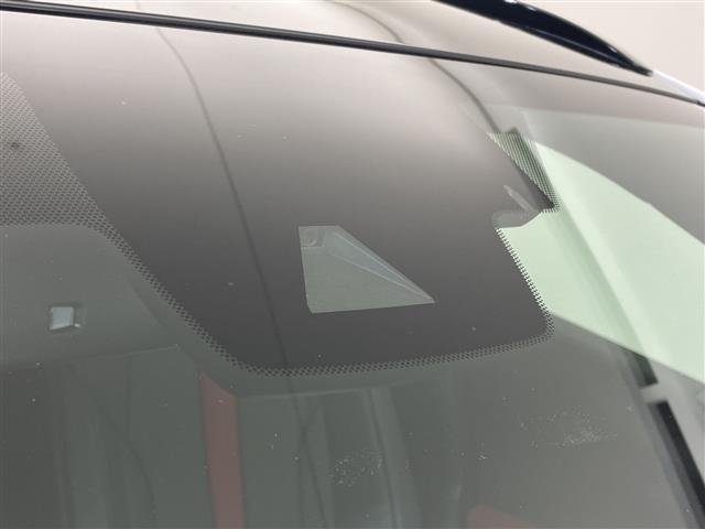 ＵＸ ＵＸ２００　Ｆスポーツエモーショナルエクスプローラ　ムーンルーフ　ルーフレール　１２．３インチディスプレイオーディオ　全周囲カメラ　フルセグＴＶ　ビルトインＥＴＣ　ブラインドスポットモニター　シートヒーター　エアシート　パワーシート　ＬＥＤライト　禁煙（13枚目）