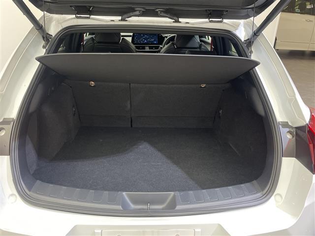 ＵＸ ＵＸ２００　Ｆスポーツエモーショナルエクスプローラ　ムーンルーフ　ルーフレール　１２．３インチディスプレイオーディオ　全周囲カメラ　フルセグＴＶ　ビルトインＥＴＣ　ブラインドスポットモニター　シートヒーター　エアシート　パワーシート　ＬＥＤライト　禁煙（16枚目）