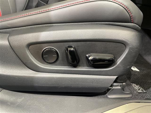 ＵＸ ＵＸ２００　Ｆスポーツエモーショナルエクスプローラ　ムーンルーフ　ルーフレール　１２．３インチディスプレイオーディオ　全周囲カメラ　フルセグＴＶ　ビルトインＥＴＣ　ブラインドスポットモニター　シートヒーター　エアシート　パワーシート　ＬＥＤライト　禁煙（29枚目）