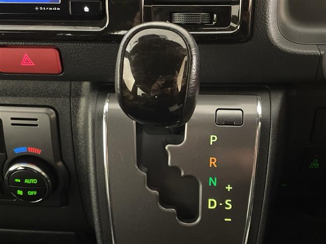 ハイエースバン スーパーＧＬ　ダーク　プライムＩＩ　デジタルインナーミラー　両側電動スライドドア　衝突被害軽減ブレーキ　社外ＳＤナビ　前後コーナーセンサー　ＥＴＣ　前後ドライブレコーダー　フルセグＴＶ　バックカメラ　ＵＳＢ入力端子　スマートキー　禁煙（23枚目）