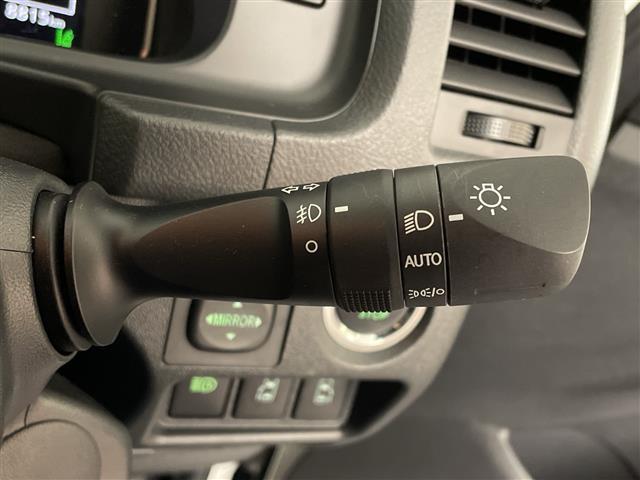 ハイエースバン スーパーＧＬ　ダーク　プライムＩＩ　デジタルインナーミラー　両側電動スライドドア　衝突被害軽減ブレーキ　社外ＳＤナビ　前後コーナーセンサー　ＥＴＣ　前後ドライブレコーダー　フルセグＴＶ　バックカメラ　ＵＳＢ入力端子　スマートキー　禁煙（26枚目）