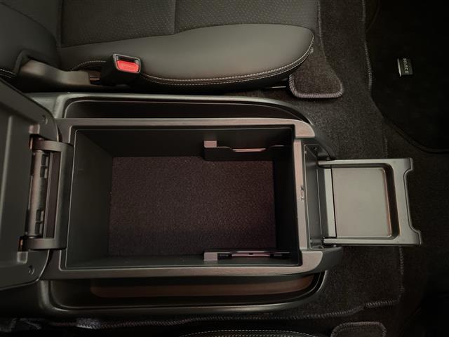 ハイエースバン スーパーＧＬ　ダーク　プライムＩＩ　デジタルインナーミラー　両側電動スライドドア　衝突被害軽減ブレーキ　社外ＳＤナビ　前後コーナーセンサー　ＥＴＣ　前後ドライブレコーダー　フルセグＴＶ　バックカメラ　ＵＳＢ入力端子　スマートキー　禁煙（29枚目）