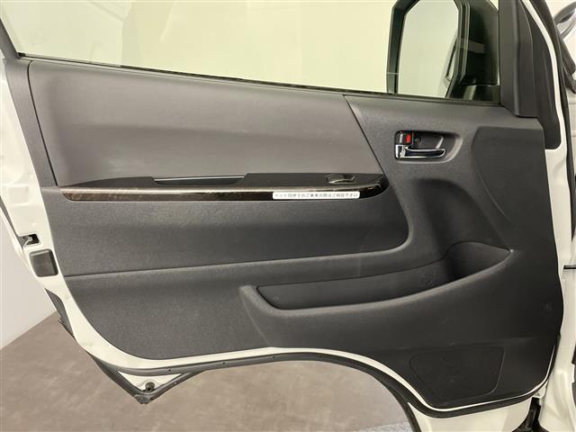 ハイエースバン スーパーＧＬ　ダーク　プライムＩＩ　デジタルインナーミラー　両側電動スライドドア　衝突被害軽減ブレーキ　社外ＳＤナビ　前後コーナーセンサー　ＥＴＣ　前後ドライブレコーダー　フルセグＴＶ　バックカメラ　ＵＳＢ入力端子　スマートキー　禁煙（36枚目）