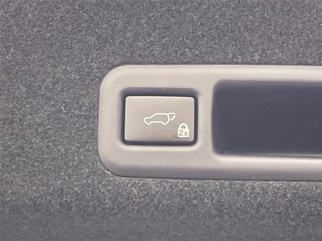 ＲＸ ＲＸ２００ｔ　Ｆスポーツ　クリアランスソナー　ブラインドスポットモニター　後席シートヒーター　純正１２．３型ナビ　ドライブレコーダー　シートヒーター　ＥＴＣ２．０　電動リアゲート　アダクティブクルーズコントロール　禁煙車（9枚目）