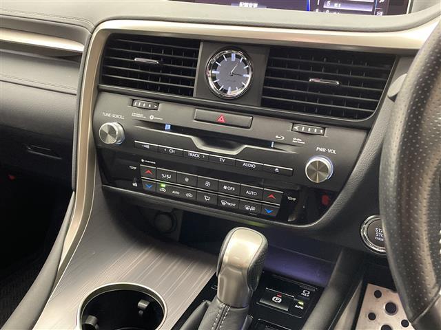 ＲＸ ＲＸ２００ｔ　Ｆスポーツ　クリアランスソナー　ブラインドスポットモニター　後席シートヒーター　純正１２．３型ナビ　ドライブレコーダー　シートヒーター　ＥＴＣ２．０　電動リアゲート　アダクティブクルーズコントロール　禁煙車（22枚目）