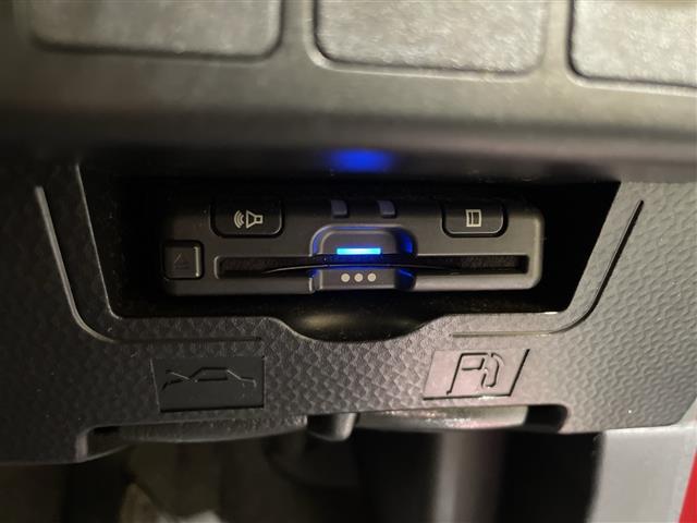 タンク カスタムＧ　純正ナビ　フルセグ　Ｂｌｕｅｔｏｏｔｈ　ＵＳＢ　バックカメラ　ＬＥＤヘッドランプ　衝突被害軽減ブレーキ　クルーズコントロール　ＥＴＣ　両側電動スライドドア　アイドリングストップ　ステアリングスイッチ（7枚目）