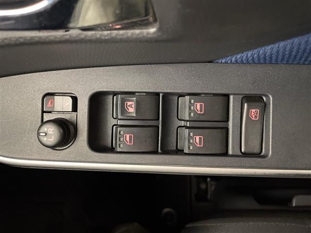 タンク カスタムＧ　純正ナビ　フルセグ　Ｂｌｕｅｔｏｏｔｈ　ＵＳＢ　バックカメラ　ＬＥＤヘッドランプ　衝突被害軽減ブレーキ　クルーズコントロール　ＥＴＣ　両側電動スライドドア　アイドリングストップ　ステアリングスイッチ（14枚目）