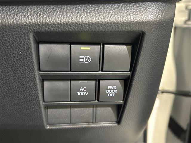 ノア ハイブリッドＳ－Ｚ　快適利便　ユニバーサルステップ　ブラインドスポットモニター　３眼ＬＥＤライト　純正１０．５インチディスプレイオーディオ　バックカメラ　ＴＶ　ビルトインＥＴＣ　両側電動スライドドア　電動リアゲート（10枚目）