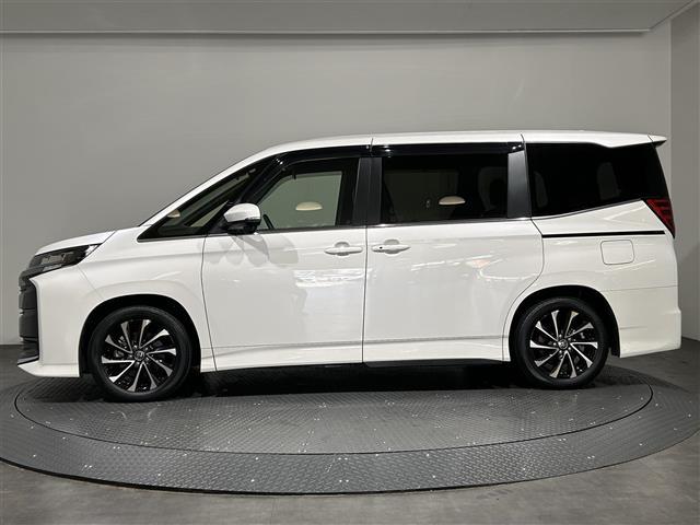 ノア ハイブリッドＳ－Ｚ　快適利便　ユニバーサルステップ　ブラインドスポットモニター　３眼ＬＥＤライト　純正１０．５インチディスプレイオーディオ　バックカメラ　ＴＶ　ビルトインＥＴＣ　両側電動スライドドア　電動リアゲート（19枚目）