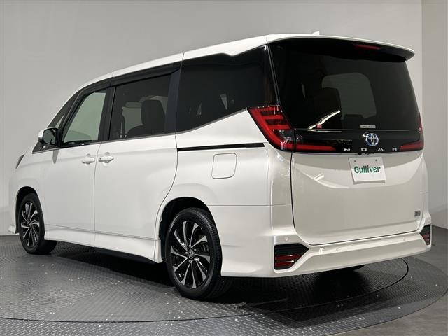 ノア ハイブリッドＳ－Ｚ　快適利便　ユニバーサルステップ　ブラインドスポットモニター　３眼ＬＥＤライト　純正１０．５インチディスプレイオーディオ　バックカメラ　ＴＶ　ビルトインＥＴＣ　両側電動スライドドア　電動リアゲート（43枚目）