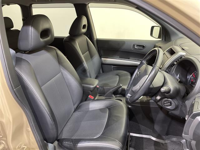 エクストレイル 20GT S ディーゼルターボ/4WD/ベージュ全塗装/各部マットブラックペイント/純正ナビ/バックカメラ/フルセグTV/Bluetooth/ベージュ全塗装/ETC/オートライト/ヒルディセントコントロール/禁煙車(14枚目)